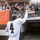 Derek Carr salutes fans at last Sunday’s game against the Browns. (Photo: Oakland Raiders)